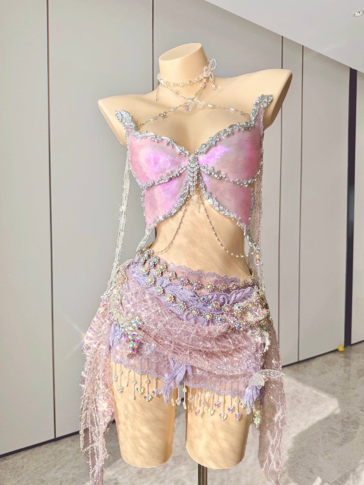 ZIWU ARTEMIS DREAMY SILVER GLITTER BUTTERFLY SHELLS RESIN TOP COSTUME PATENT-PROTECTED