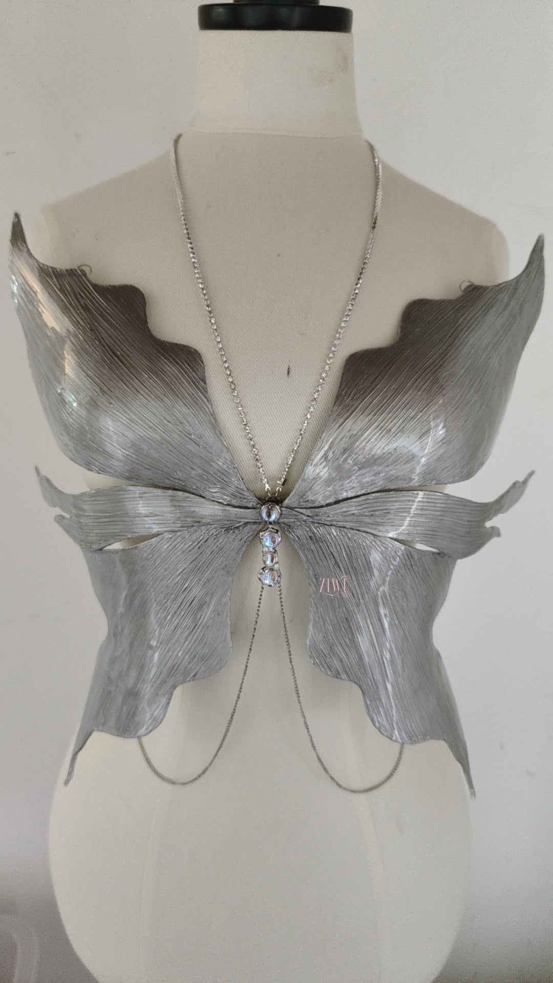 ZIWU ARTEMIS GREY PEARL GLOSSY RESIN TOP COSTUME PATENT-PROTECTED