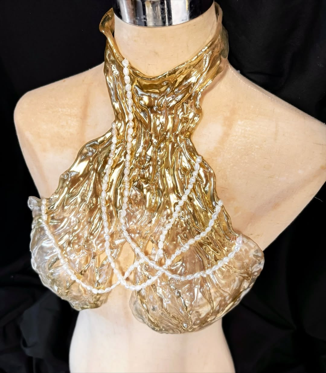 ZIWU ARTEMIS GILDED FLOWING SPRING WATER PEARLS RESIN TOP COSTUME PATENT-PROTECTED