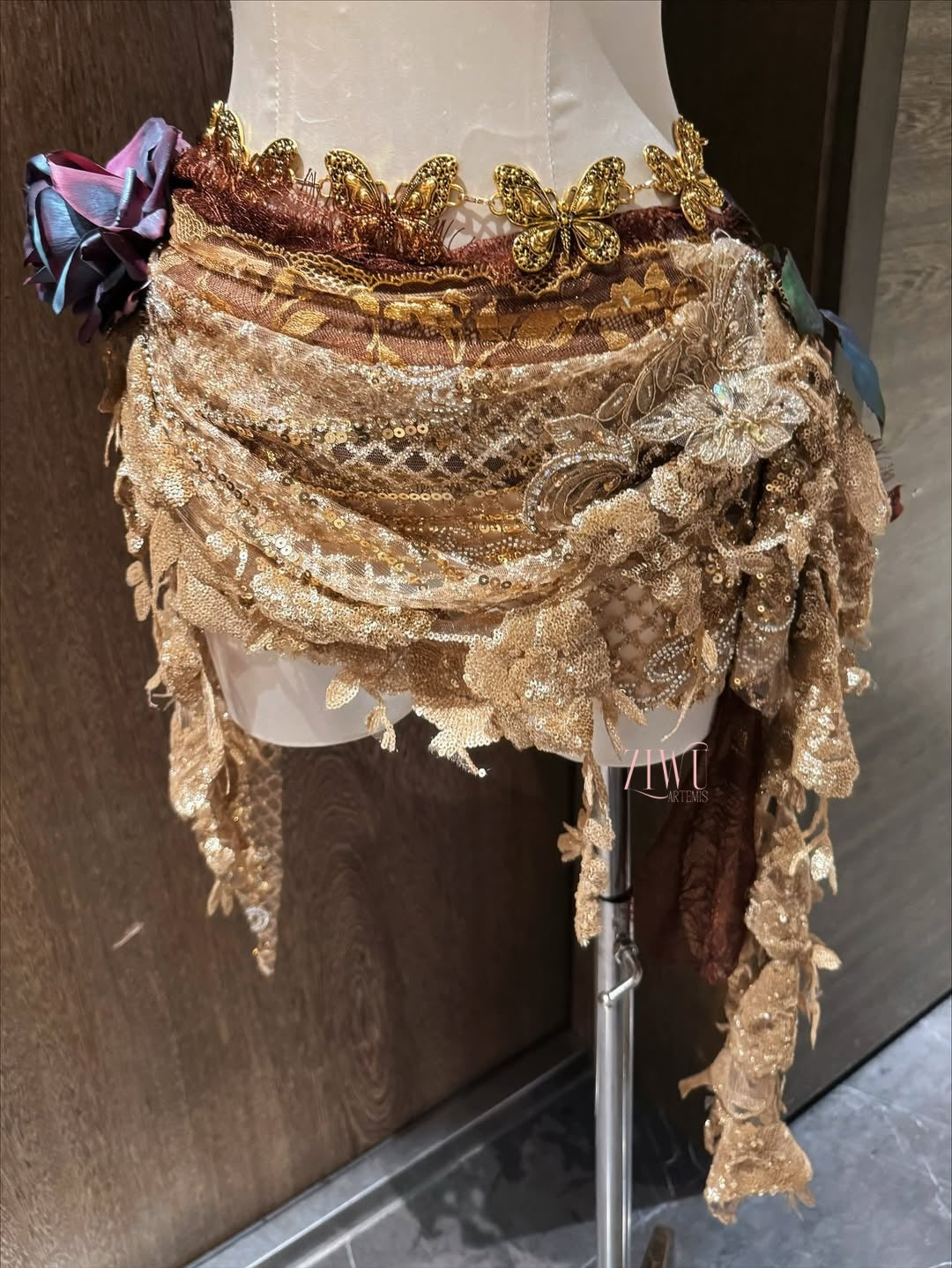 ZIWU ARTEMIS GOLDEN BROCADE ELEGANCE ENSEMBLE TOP COSTUME PATENT-PROTECTED