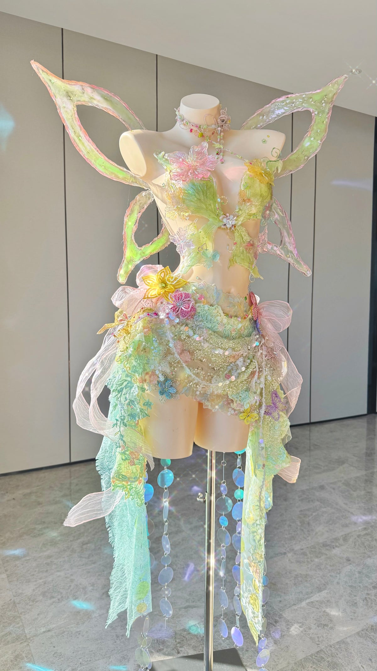 ZIWU ARTEMIS VERDANT BLOSSOM REVERIE RESIN TOP COSTUME PATENT-PROTECTED