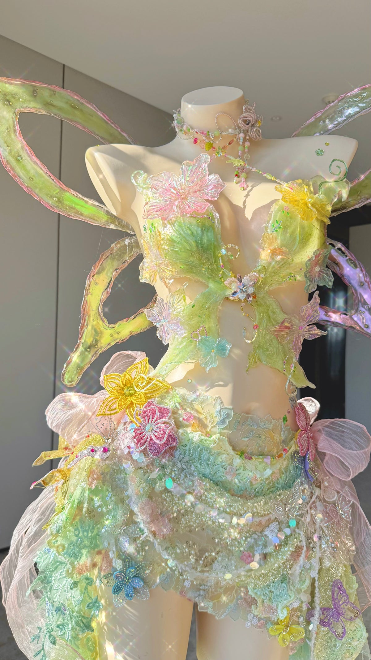 ZIWU ARTEMIS VERDANT BLOSSOM REVERIE RESIN TOP COSTUME PATENT-PROTECTED